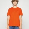 HUGO DERO - Basic T-shirt - Dark Orange