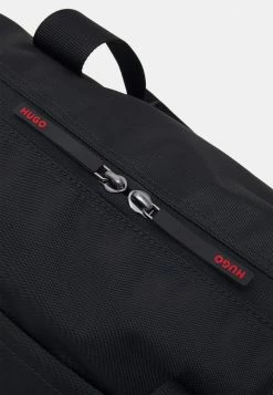 HUGO ETHON HOLDALL UNISEX - Weekend Bag - Black 8 HUGO ETHON HOLDALL UNISEX - Weekend Bag - Black -HUGO Shop 3585d997af614432af097b4c3de9b7b9