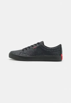 HUGO DYER - Trainers - Black