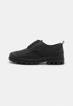 HUGO BUSTLER - Casual Lace-ups - Black