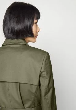 HUGO MAKARAS - Trenchcoat - Khaki 11 HUGO MAKARAS - Trenchcoat - Khaki -HUGO Shop 6d736d2146f646d78a61bbd4f78a6a49