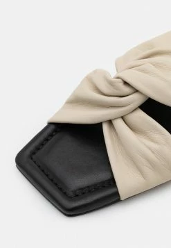 HUGO LOLA TWISTED - Mules - Open White 13 HUGO LOLA TWISTED - Mules - Open White -HUGO Shop 71821a0d89b54795907f36c4cedeb3cd