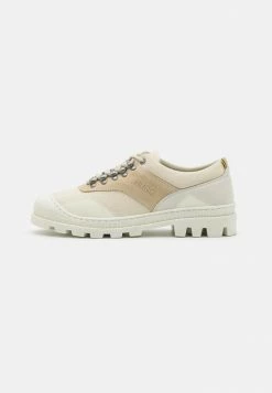 HUGO BUSTLER - Lace-ups - Light Beige