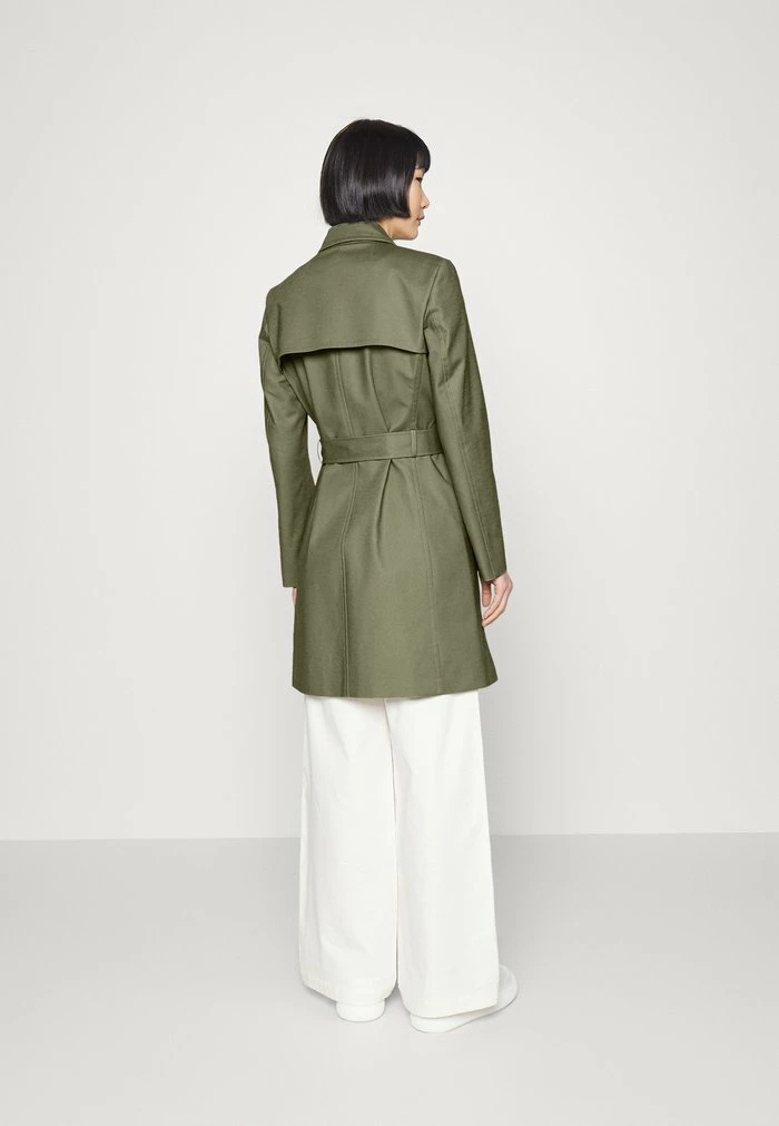 HUGO MAKARAS - Trenchcoat - Khaki 3 HUGO MAKARAS - Trenchcoat - Khaki - Image 3