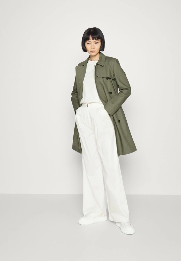HUGO MAKARAS - Trenchcoat - Khaki 2 HUGO MAKARAS - Trenchcoat - Khaki - Image 2