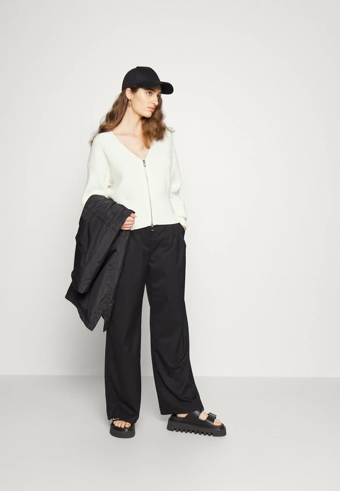 HUGO SOTTELLA - Cardigan - Natural 2 HUGO SOTTELLA - Cardigan - Natural - Image 2