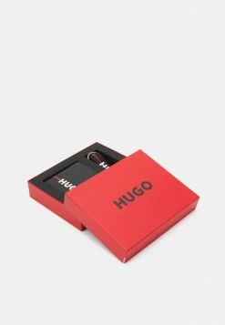 HUGO KEY UNISEX SET - Keyring - Black -HUGO Shop e4f5af5f9139434a9c276096f286d2e1