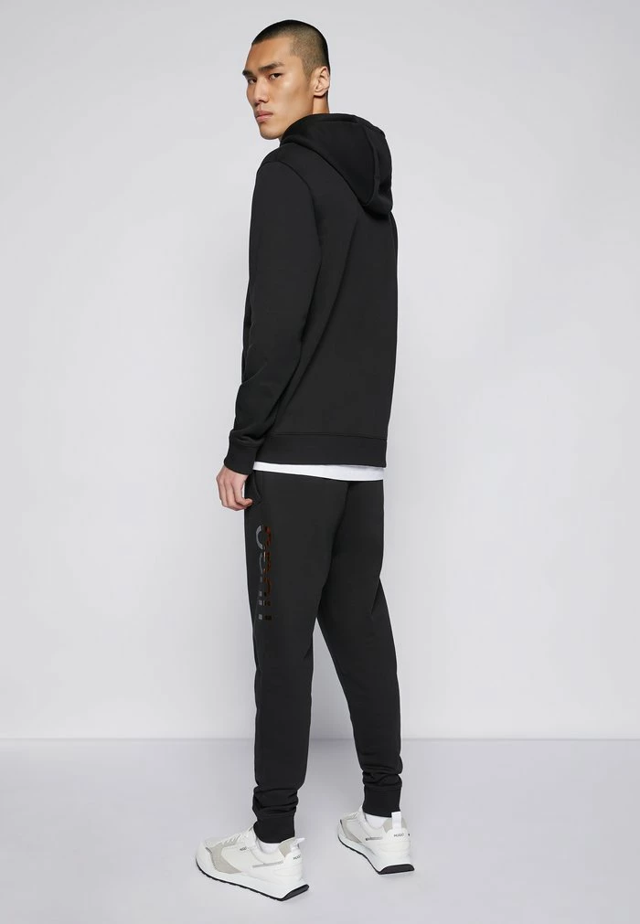 HUGO DELLAR - Sweatshirt - Black 4 HUGO DELLAR - Sweatshirt - Black - Image 4