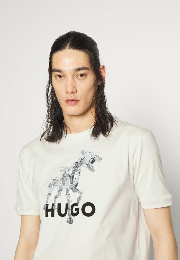 HUGO DOBOTIC - Print T-shirt - Light Beige 4 HUGO DOBOTIC - Print T-shirt - Light Beige - Image 4